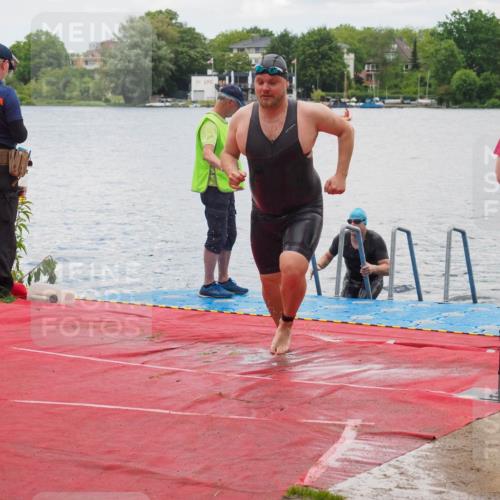 16.06.2024 - 7 Türme Triathlon KatJ http://msf.ph/oto/6320030 16.06.2024 12:02:13 Schwimmen 345, 403 meine-sportfotos.de