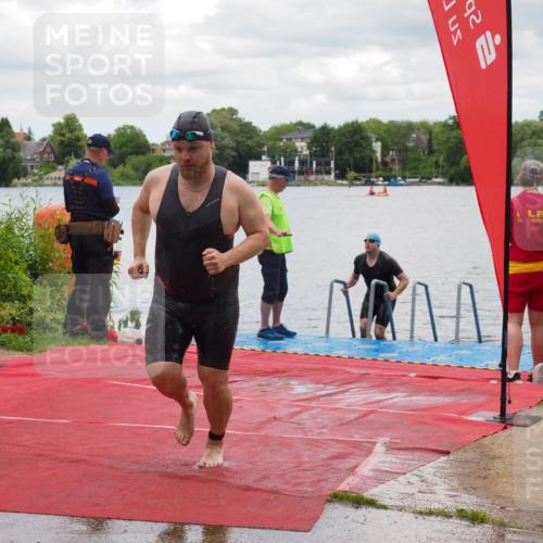 16.06.2024 - 7 Türme Triathlon KatJ http://msf.ph/oto/6320033 16.06.2024 12:02:14 Schwimmen 345, 403 meine-sportfotos.de