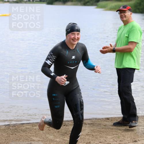 16.06.2024 - 26. Vierlanden-Triathlon Strokosch-Dieckow http://msf.ph/oto/6320035 16.06.2024 10:42:35 Schwimmen 195, 195 meine-sportfotos.de