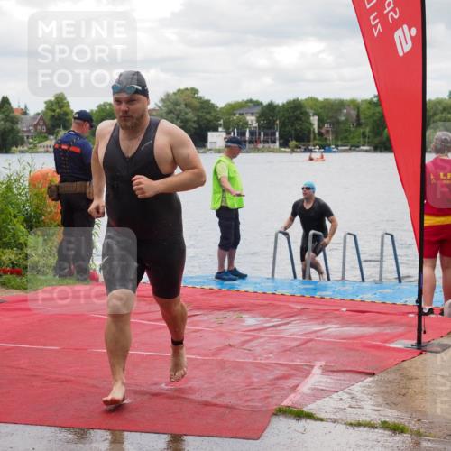 16.06.2024 - 7 Türme Triathlon KatJ http://msf.ph/oto/6320037 16.06.2024 12:02:14 Schwimmen 345, 403 meine-sportfotos.de