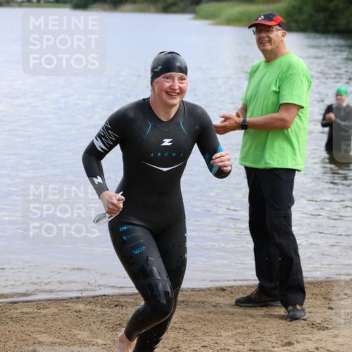 16.06.2024 - 26. Vierlanden-Triathlon Strokosch-Dieckow http://msf.ph/oto/6320043 16.06.2024 10:42:35 Schwimmen 195, 195 meine-sportfotos.de