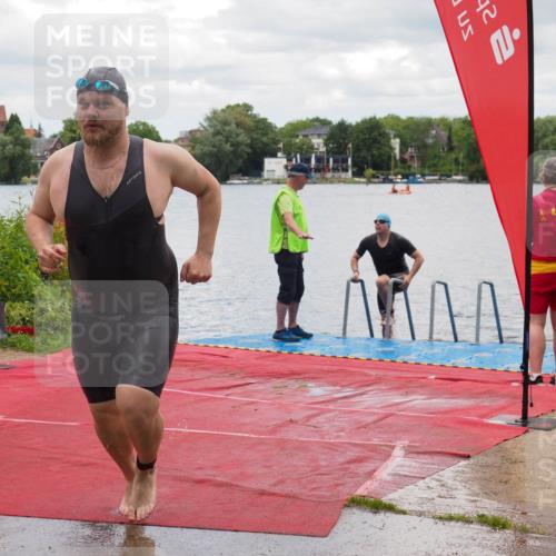 16.06.2024 - 7 Türme Triathlon KatJ http://msf.ph/oto/6320045 16.06.2024 12:02:14 Schwimmen 345, 403 meine-sportfotos.de