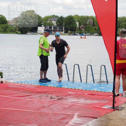 16.06.2024 - 7 Türme Triathlon KatJ http://msf.ph/oto/6320052 16.06.2024 12:02:15 Schwimmen 345, 403 meine-sportfotos.de