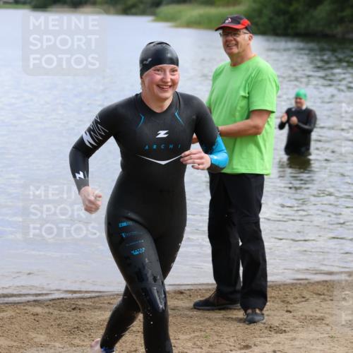 16.06.2024 - 26. Vierlanden-Triathlon Strokosch-Dieckow http://msf.ph/oto/6320055 16.06.2024 10:42:36 Schwimmen 195, 195 meine-sportfotos.de