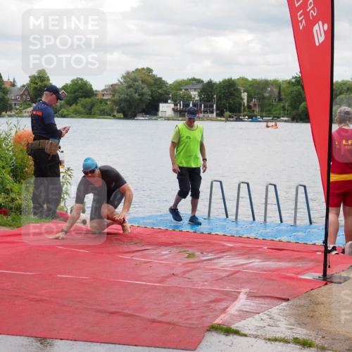 16.06.2024 - 7 Türme Triathlon KatJ http://msf.ph/oto/6320070 16.06.2024 12:02:17 Schwimmen 345, 403 meine-sportfotos.de