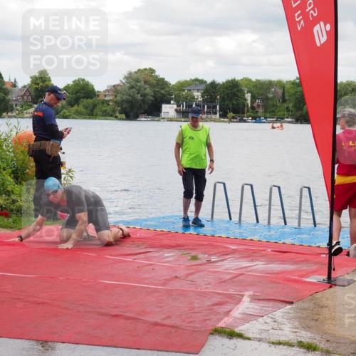 16.06.2024 - 7 Türme Triathlon KatJ http://msf.ph/oto/6320078 16.06.2024 12:02:18 Schwimmen 345, 403 meine-sportfotos.de