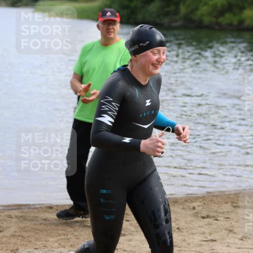 16.06.2024 - 26. Vierlanden-Triathlon Strokosch-Dieckow http://msf.ph/oto/6320081 16.06.2024 10:42:36 Schwimmen 195, 195 meine-sportfotos.de