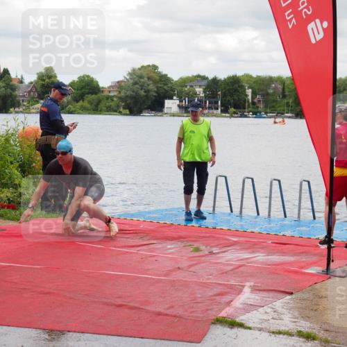 16.06.2024 - 7 Türme Triathlon KatJ http://msf.ph/oto/6320085 16.06.2024 12:02:18 Schwimmen 345, 403 meine-sportfotos.de