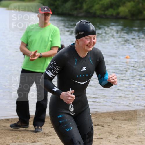 16.06.2024 - 26. Vierlanden-Triathlon Strokosch-Dieckow http://msf.ph/oto/6320086 16.06.2024 10:42:36 Schwimmen 195, 195 meine-sportfotos.de