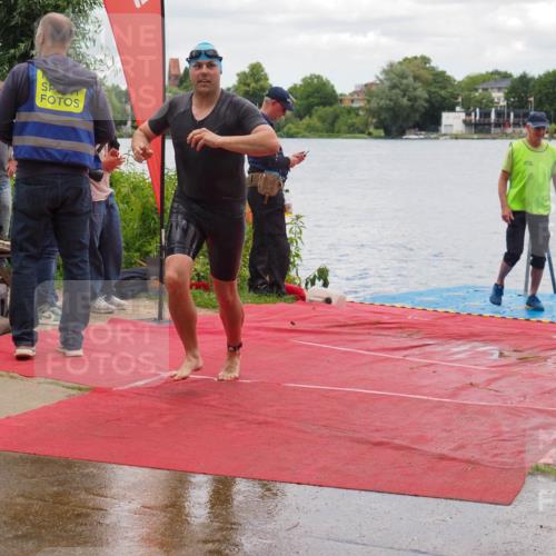 16.06.2024 - 7 Türme Triathlon KatJ http://msf.ph/oto/6320105 16.06.2024 12:02:19 Schwimmen 345, 403 meine-sportfotos.de