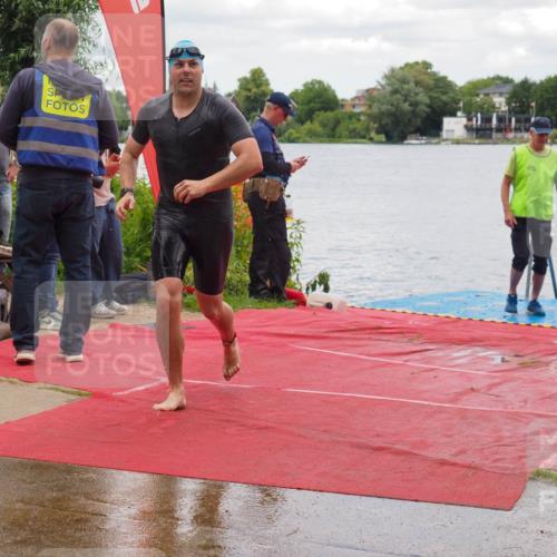 16.06.2024 - 7 Türme Triathlon KatJ http://msf.ph/oto/6320108 16.06.2024 12:02:19 Schwimmen 345, 403 meine-sportfotos.de