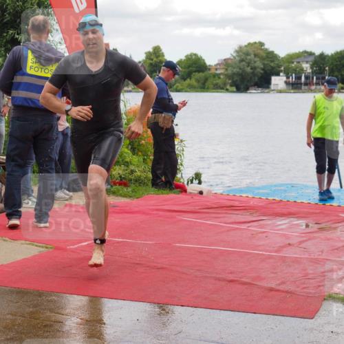 16.06.2024 - 7 Türme Triathlon KatJ http://msf.ph/oto/6320114 16.06.2024 12:02:20 Schwimmen 345, 403 meine-sportfotos.de