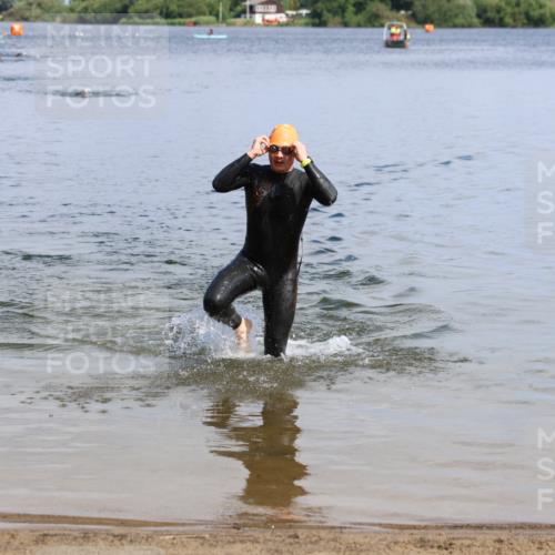 16.06.2024 - 26. Vierlanden-Triathlon Strokosch-Dieckow http://msf.ph/oto/6320135 16.06.2024 10:53:00 Schwimmen 238, 238 meine-sportfotos.de