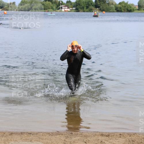 16.06.2024 - 26. Vierlanden-Triathlon Strokosch-Dieckow http://msf.ph/oto/6320144 16.06.2024 10:53:01 Schwimmen 238, 238 meine-sportfotos.de