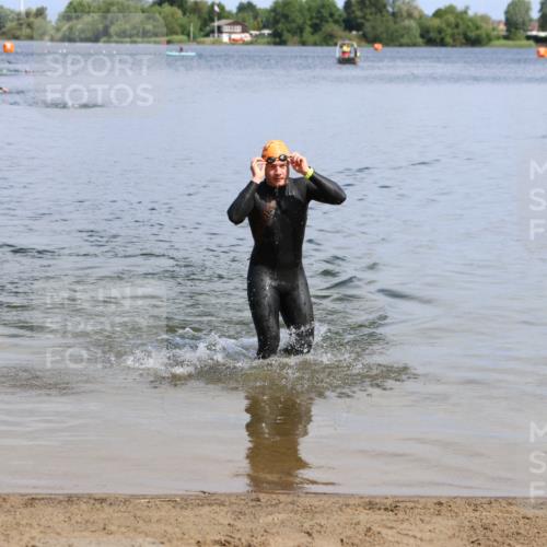 16.06.2024 - 26. Vierlanden-Triathlon Strokosch-Dieckow http://msf.ph/oto/6320154 16.06.2024 10:53:01 Schwimmen 238, 238 meine-sportfotos.de