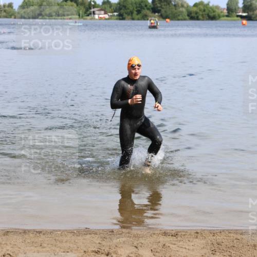 16.06.2024 - 26. Vierlanden-Triathlon Strokosch-Dieckow http://msf.ph/oto/6320172 16.06.2024 10:53:01 Schwimmen 238, 238 meine-sportfotos.de