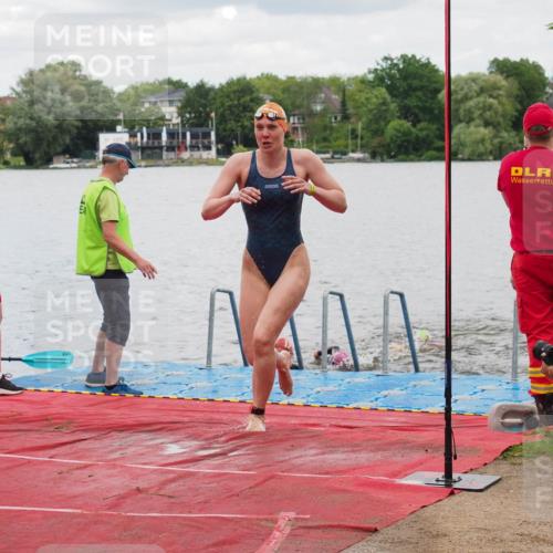 16.06.2024 - 7 Türme Triathlon KatJ http://msf.ph/oto/6320181 16.06.2024 12:07:23 Schwimmen 54, 67, 129, 517, 571 meine-sportfotos.de