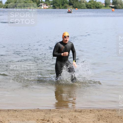 16.06.2024 - 26. Vierlanden-Triathlon Strokosch-Dieckow http://msf.ph/oto/6320182 16.06.2024 10:53:01 Schwimmen 238, 238 meine-sportfotos.de