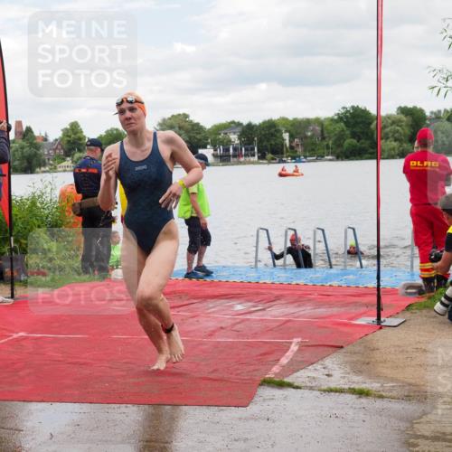 16.06.2024 - 7 Türme Triathlon KatJ http://msf.ph/oto/6320187 16.06.2024 12:07:24 Schwimmen 54, 67, 517, 571 meine-sportfotos.de