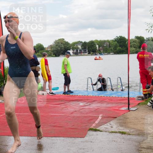 16.06.2024 - 7 Türme Triathlon KatJ http://msf.ph/oto/6320195 16.06.2024 12:07:24 Schwimmen 54, 67, 517, 571 meine-sportfotos.de