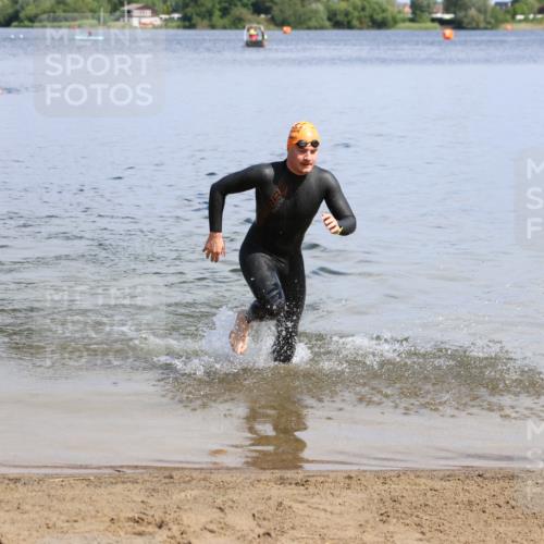 16.06.2024 - 26. Vierlanden-Triathlon Strokosch-Dieckow http://msf.ph/oto/6320215 16.06.2024 10:53:01 Schwimmen 238, 238 meine-sportfotos.de
