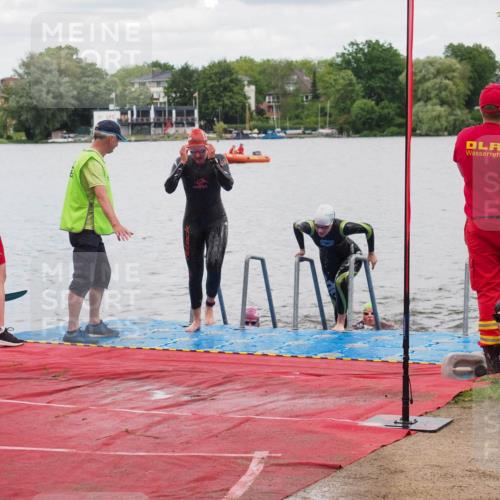 16.06.2024 - 7 Türme Triathlon KatJ http://msf.ph/oto/6320219 16.06.2024 12:07:26 Schwimmen 54, 67, 517, 571 meine-sportfotos.de