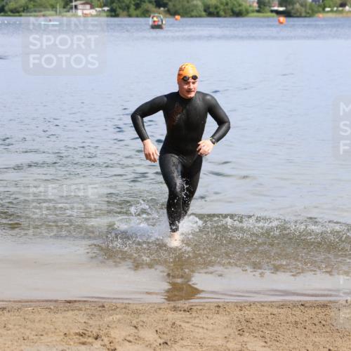 16.06.2024 - 26. Vierlanden-Triathlon Strokosch-Dieckow http://msf.ph/oto/6320224 16.06.2024 10:53:02 Schwimmen 238, 238 meine-sportfotos.de