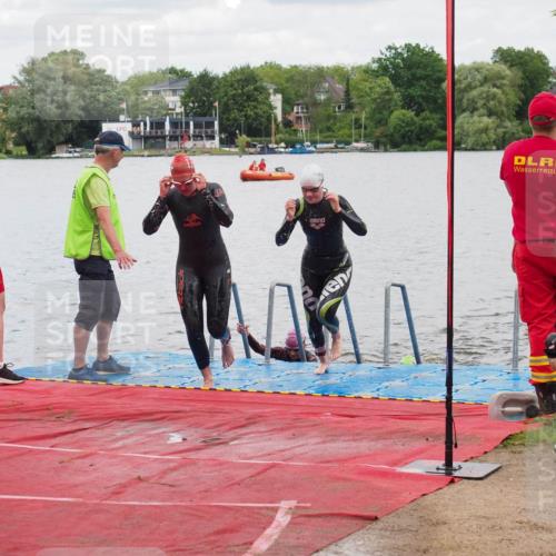 16.06.2024 - 7 Türme Triathlon KatJ http://msf.ph/oto/6320230 16.06.2024 12:07:27 Schwimmen 54, 67, 517, 571 meine-sportfotos.de