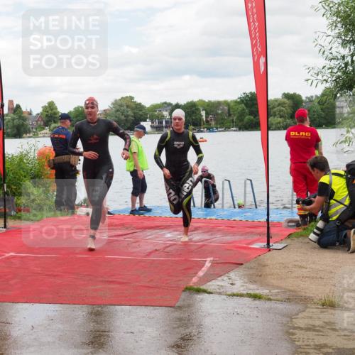 16.06.2024 - 7 Türme Triathlon KatJ http://msf.ph/oto/6320236 16.06.2024 12:07:29 Schwimmen 54, 67, 517, 571, 592 meine-sportfotos.de