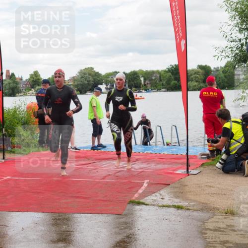 16.06.2024 - 7 Türme Triathlon KatJ http://msf.ph/oto/6320240 16.06.2024 12:07:29 Schwimmen 54, 67, 517, 571, 592 meine-sportfotos.de