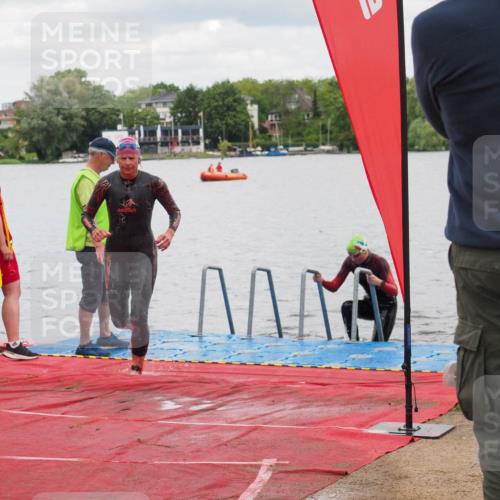 16.06.2024 - 7 Türme Triathlon KatJ http://msf.ph/oto/6320289 16.06.2024 12:07:32 Schwimmen 54, 67, 440, 517, 571, 592 meine-sportfotos.de