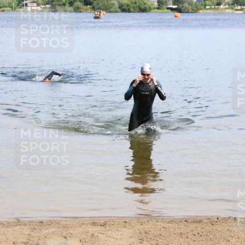16.06.2024 - 26. Vierlanden-Triathlon Strokosch-Dieckow http://msf.ph/oto/6320302 16.06.2024 10:53:46 Schwimmen 241, 241 meine-sportfotos.de