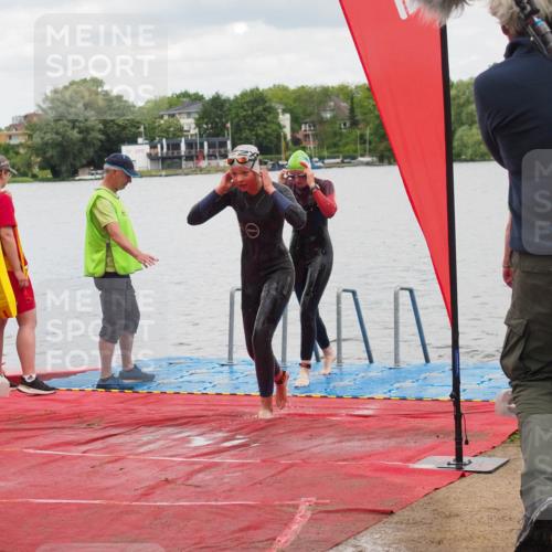 16.06.2024 - 7 Türme Triathlon KatJ http://msf.ph/oto/6320306 16.06.2024 12:07:35 Schwimmen 54, 67, 440, 571, 592 meine-sportfotos.de