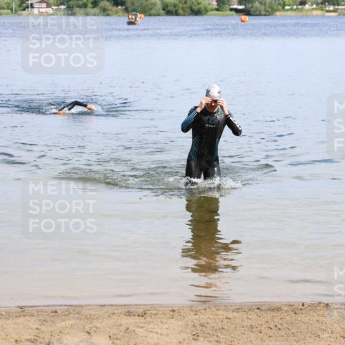 16.06.2024 - 26. Vierlanden-Triathlon Strokosch-Dieckow http://msf.ph/oto/6320313 16.06.2024 10:53:46 Schwimmen 241, 241 meine-sportfotos.de