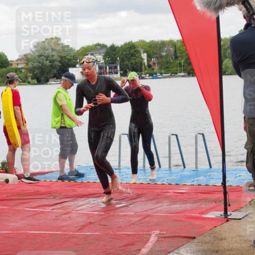 16.06.2024 - 7 Türme Triathlon KatJ http://msf.ph/oto/6320319 16.06.2024 12:07:35 Schwimmen 54, 67, 440, 571, 592 meine-sportfotos.de