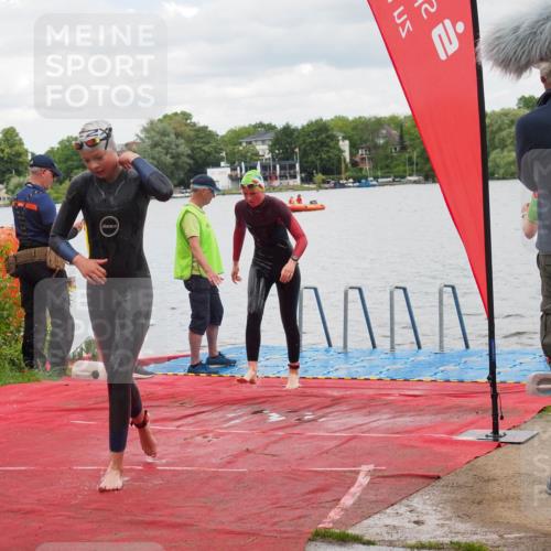 16.06.2024 - 7 Türme Triathlon KatJ http://msf.ph/oto/6320327 16.06.2024 12:07:36 Schwimmen 54, 67, 440, 571, 592 meine-sportfotos.de