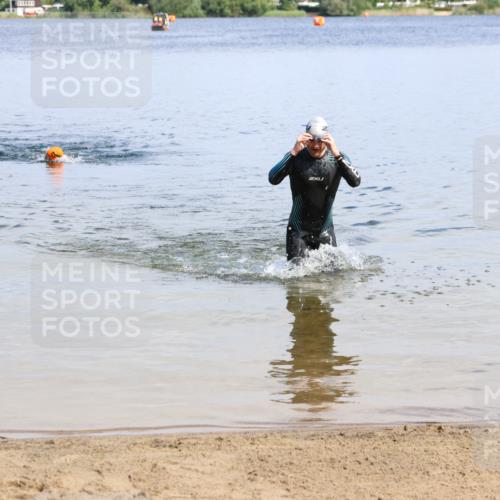 16.06.2024 - 26. Vierlanden-Triathlon Strokosch-Dieckow http://msf.ph/oto/6320344 16.06.2024 10:53:47 Schwimmen 241, 241 meine-sportfotos.de
