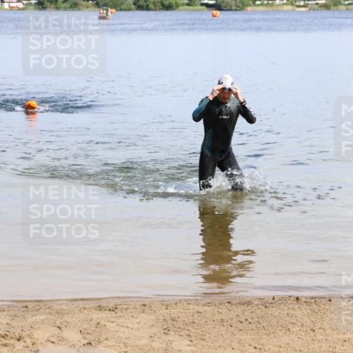 16.06.2024 - 26. Vierlanden-Triathlon Strokosch-Dieckow http://msf.ph/oto/6320355 16.06.2024 10:53:47 Schwimmen 241, 241 meine-sportfotos.de