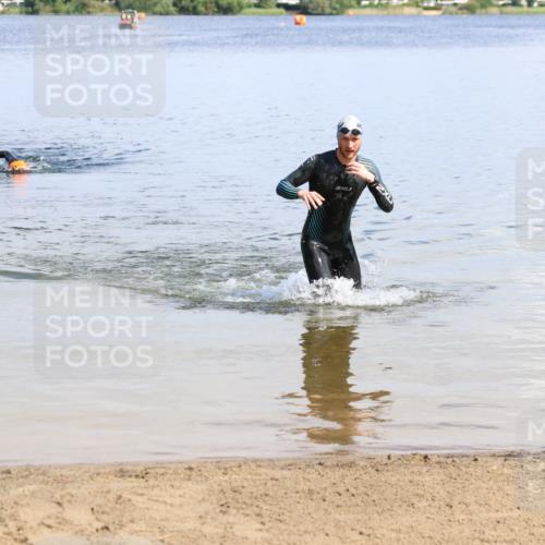 16.06.2024 - 26. Vierlanden-Triathlon Strokosch-Dieckow http://msf.ph/oto/6320376 16.06.2024 10:53:47 Schwimmen 241, 241 meine-sportfotos.de