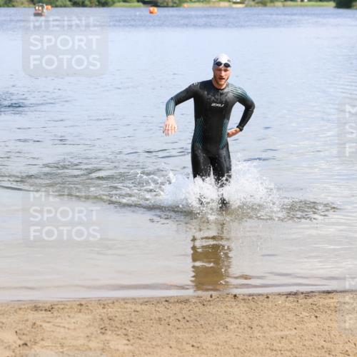 16.06.2024 - 26. Vierlanden-Triathlon Strokosch-Dieckow http://msf.ph/oto/6320433 16.06.2024 10:53:48 Schwimmen 241, 241 meine-sportfotos.de