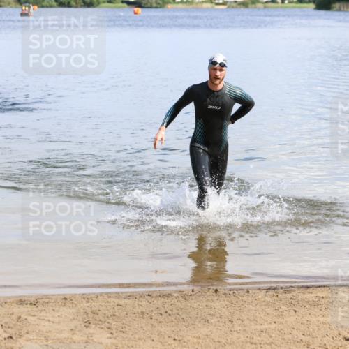 16.06.2024 - 26. Vierlanden-Triathlon Strokosch-Dieckow http://msf.ph/oto/6320457 16.06.2024 10:53:48 Schwimmen 241, 241 meine-sportfotos.de