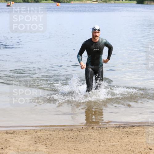 16.06.2024 - 26. Vierlanden-Triathlon Strokosch-Dieckow http://msf.ph/oto/6320473 16.06.2024 10:53:48 Schwimmen 241, 241 meine-sportfotos.de