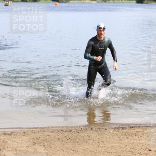 16.06.2024 - 26. Vierlanden-Triathlon Strokosch-Dieckow http://msf.ph/oto/6320485 16.06.2024 10:53:48 Schwimmen 241, 241 meine-sportfotos.de