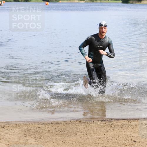 16.06.2024 - 26. Vierlanden-Triathlon Strokosch-Dieckow http://msf.ph/oto/6320508 16.06.2024 10:53:48 Schwimmen 241, 241 meine-sportfotos.de