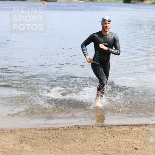 16.06.2024 - 26. Vierlanden-Triathlon Strokosch-Dieckow http://msf.ph/oto/6320521 16.06.2024 10:53:48 Schwimmen 241, 241 meine-sportfotos.de