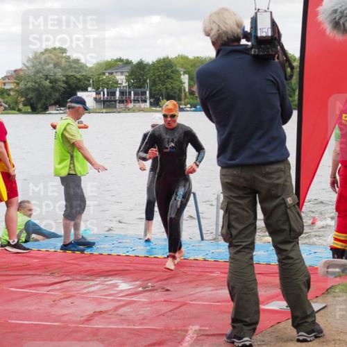 16.06.2024 - 7 Türme Triathlon KatJ http://msf.ph/oto/6320541 16.06.2024 12:08:09 Schwimmen 440, 457, 544, 565, 592 meine-sportfotos.de