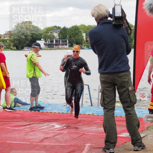 16.06.2024 - 7 Türme Triathlon KatJ http://msf.ph/oto/6320548 16.06.2024 12:08:09 Schwimmen 440, 457, 544, 565, 592 meine-sportfotos.de