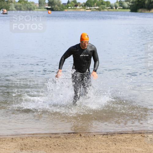 16.06.2024 - 26. Vierlanden-Triathlon Strokosch-Dieckow http://msf.ph/oto/6320566 16.06.2024 10:53:59 Schwimmen 241, 263, 241, 263 meine-sportfotos.de