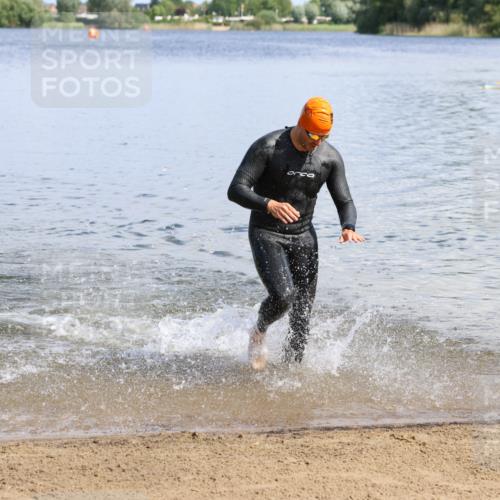 16.06.2024 - 26. Vierlanden-Triathlon Strokosch-Dieckow http://msf.ph/oto/6320613 16.06.2024 10:54:00 Schwimmen 241, 263, 241, 263 meine-sportfotos.de