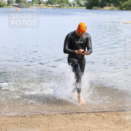 16.06.2024 - 26. Vierlanden-Triathlon Strokosch-Dieckow http://msf.ph/oto/6320626 16.06.2024 10:54:00 Schwimmen 241, 263, 241, 263 meine-sportfotos.de